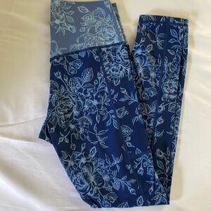 Cross cross hourglass leggings with pockets in navy rose